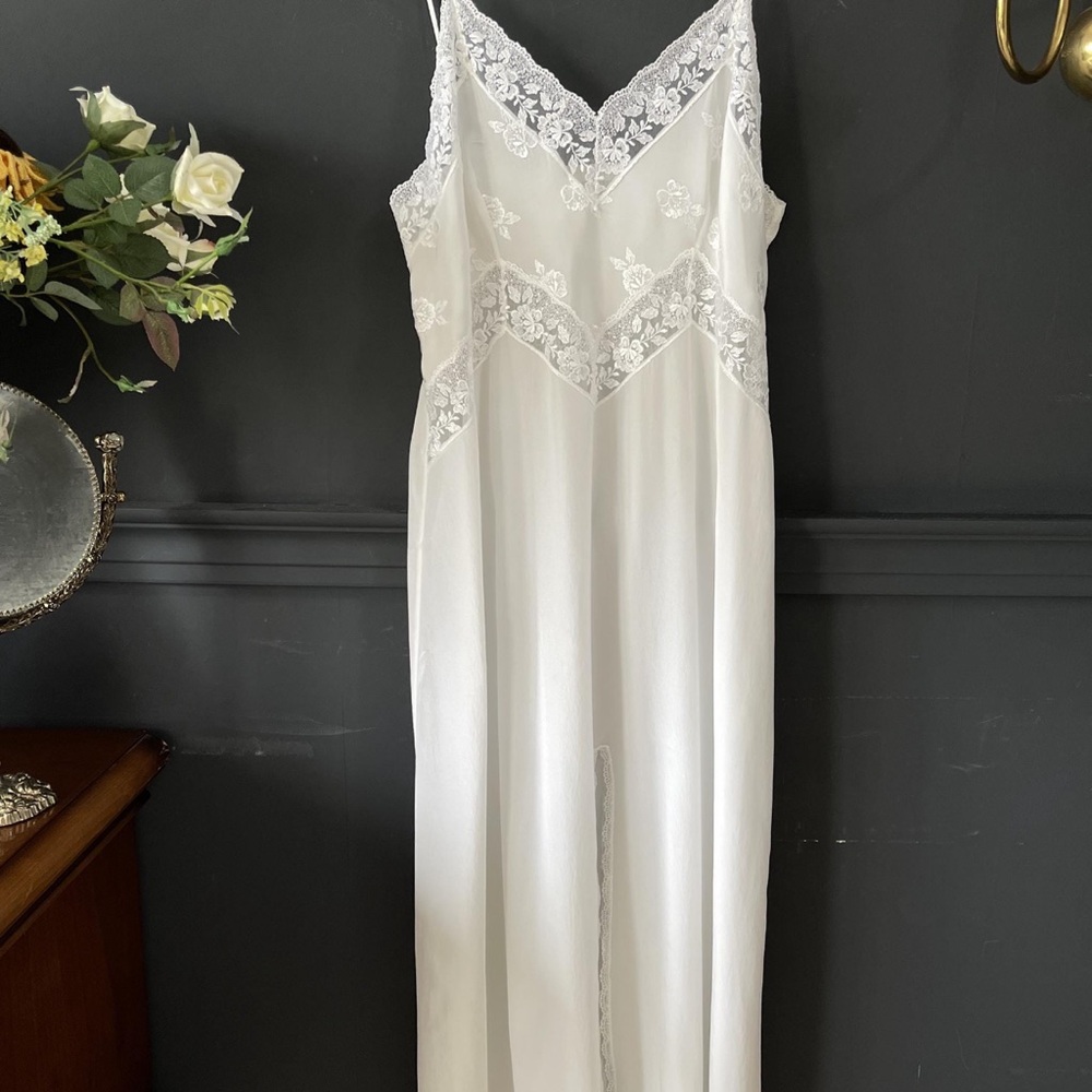 Bridal slip and kimono - Picture 3 of 4